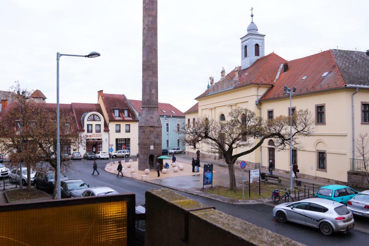 Palace Apartman - Minaret, Eger Luaran gambar