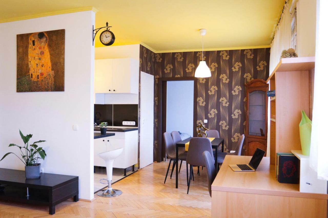 Palace Apartman - Minaret, Eger Luaran gambar